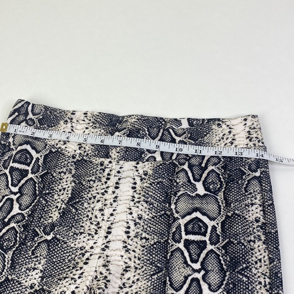 Snake Print Reptile Flared Pull-on Pants Suzy Shier Womens Size Small - Picture 5 of 8
